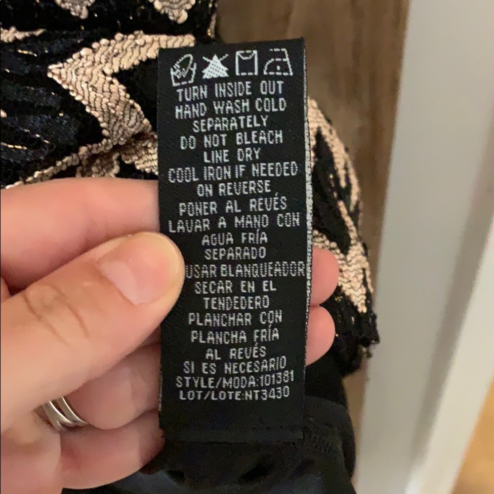 Dress - Picture 5 of 5